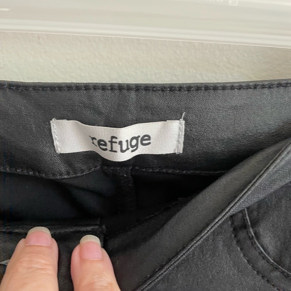 REFUGE BLACK FAUX LEATHER SKINNY PANTS ANKLE ZIPPERS POCKETS STRETCH - Picture 8 of 13